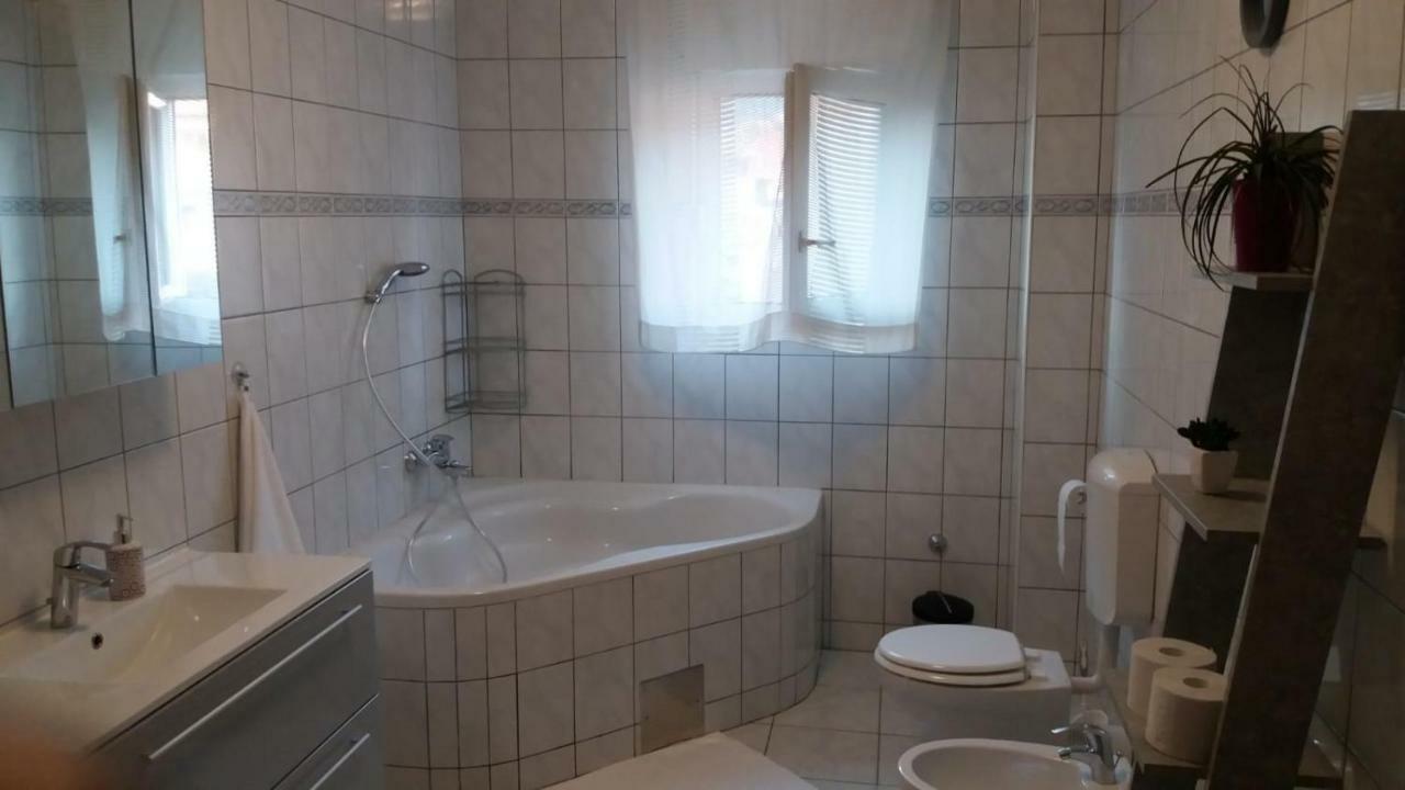 Apartman Teklic Каштела Экстерьер фото